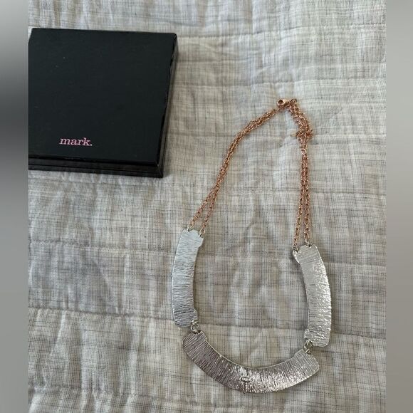 Avon Mark. Pretty As Diamonds Statement Necklace NEW In Box - Picture 4 of 4